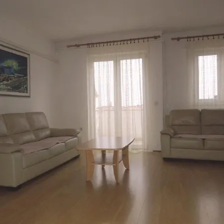 Josi - Free Parking Apartment Banjol