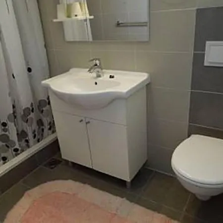 Josi - Free Parking Apartment Banjol