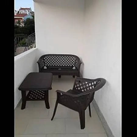 Josi - Free Parking